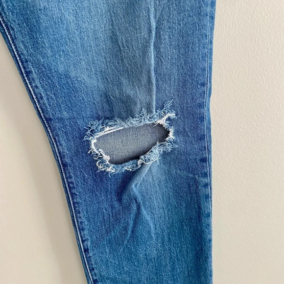Levi’s 501 Straight Leg Medium  Blue Ripped High-Rise Jeans Size 31 - Picture 4 of 7
